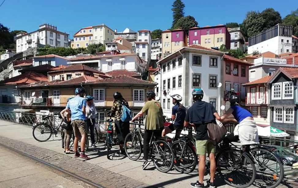 3-Hour Old Town & Riverside Bike Guided Tour