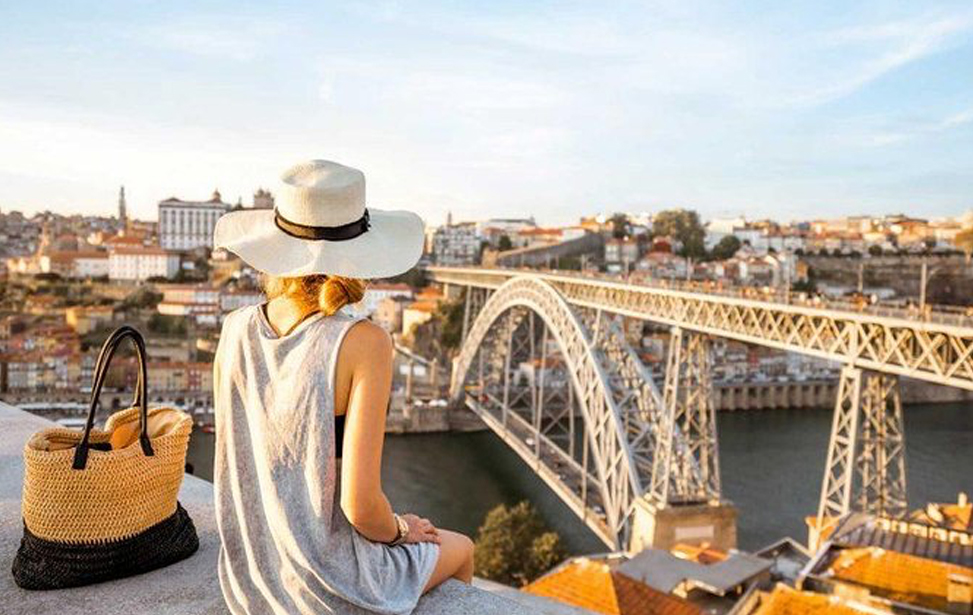 Porto and Matosinhos Small Group Tour with Douro Cruise, Lunch and Wine Tasting