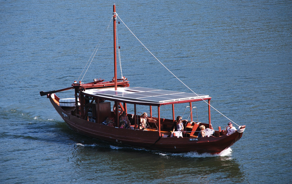 ONE HOUR RABELO BOAT TOUR FROM PINHÃO